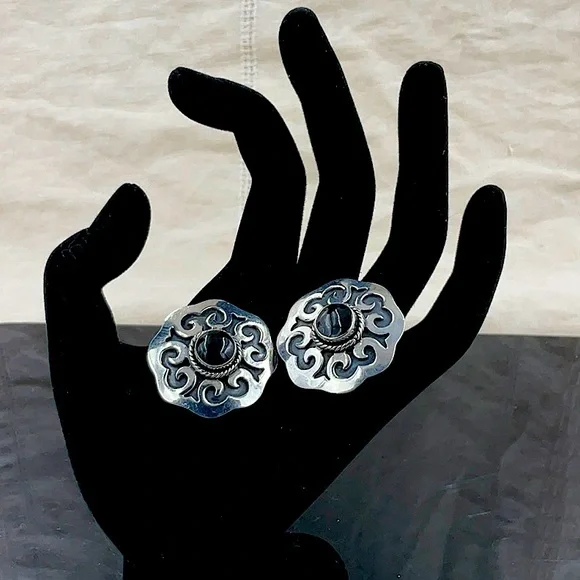 Vtg. Sterling Silver Onyx Clip On Earrings (925) Mexico - Picture 2 of 6